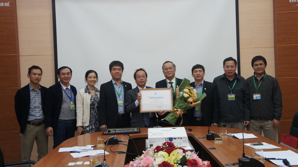 Ông Tetsuo Konaka, Trưởng đại diện tổ chức JICA tại Việt Nam đến thăm và làm việc với trường ĐHNL và CARD